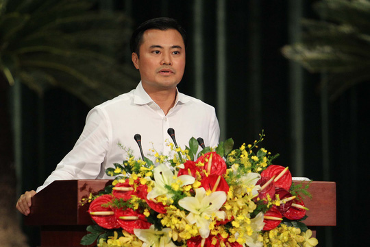 Di[-]dời,[-]đốn[-]hạ[-]258[-]cây[-]xanh[-]trên[-]đường[-]Tôn[-]Đức[-]Thắng[-]để[-]xây[-]cầu